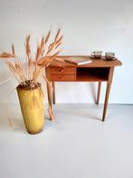 Bijzettafeltje, Huis en Inrichting, Tafels | Sidetables, Gebruikt, 50 tot 100 cm, Teakhout, Ophalen of Verzenden