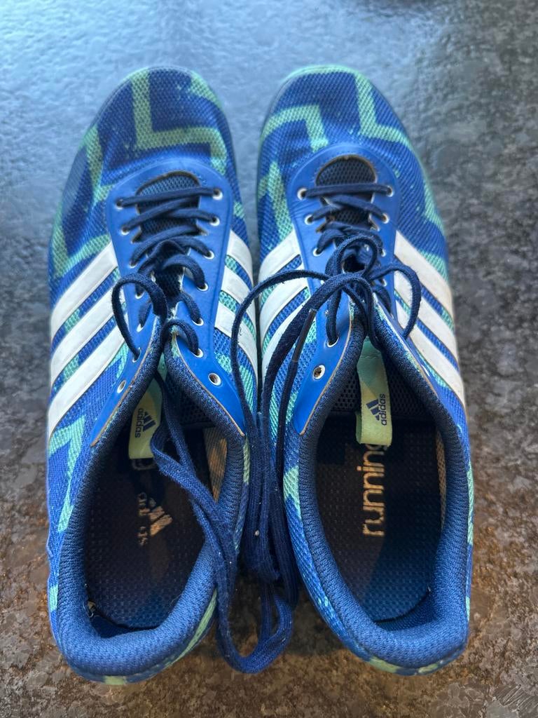 Adidas Spikes Maat 42,5 met Tas en Nieuwe Schroeven, Sport en Fitness, Adidas, Gebruikt, Ophalen of Verzenden, Spikes
