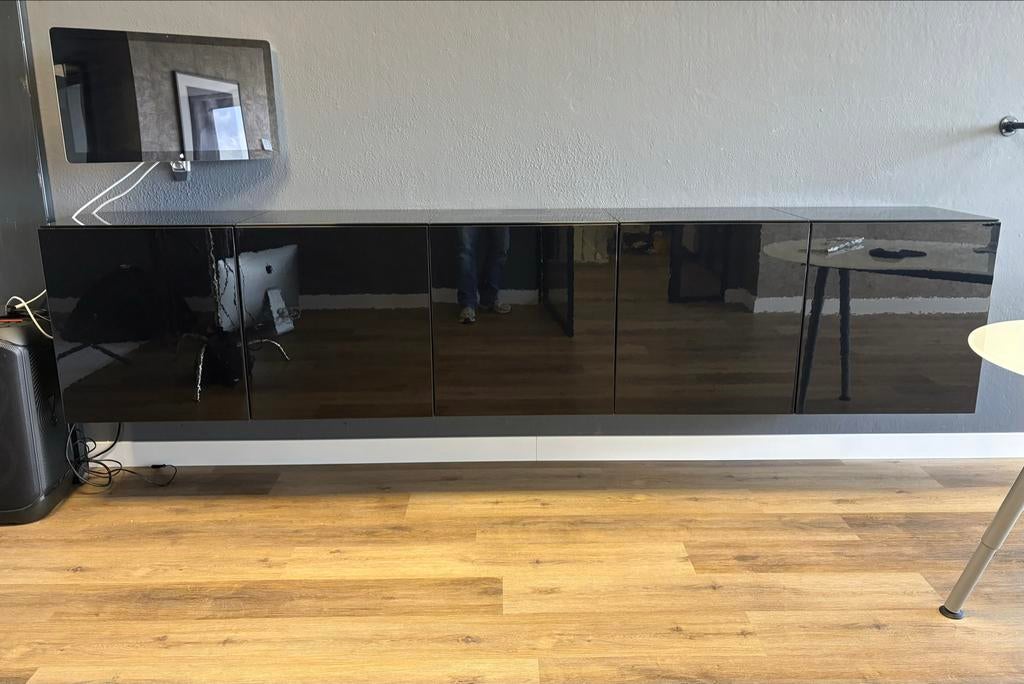 Ikea Besta TV-meubel/dressoir zwartbruin met hoogglans deure, Ophalen, Gebruikt