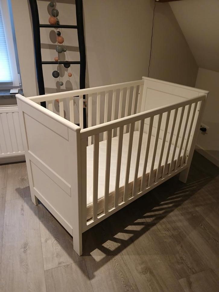 Ledikant inclusief matras, Kinderen en Baby's, Kinderkamer | Complete kinderkamers, Gebruikt, Jongetje of Meisje, Ophalen