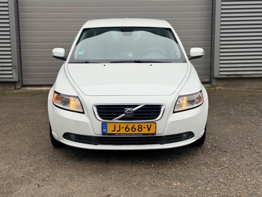 Volvo S40 1.6D Kinetic, Auto's, Volvo, Voorwielaandrijving, Gebruikt, Zwart, 4 cilinders