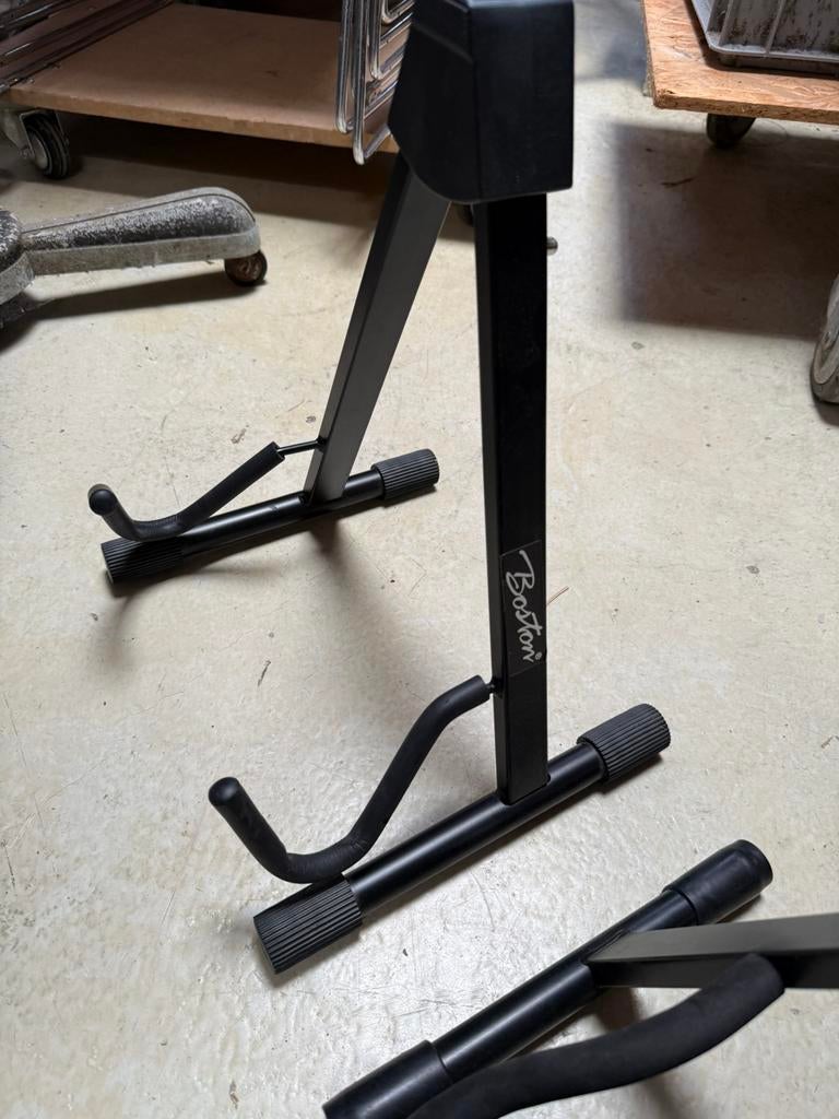 2x gitaarstandaard electrische gitaar, Muziek en Instrumenten, Ophalen of Verzenden, Zo goed als nieuw, Gitaar