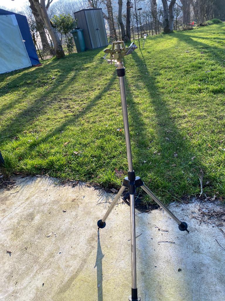 hoogte verstelbare sproeier, uitschuifbaar Gardena koppeling, Tuin en Terras, Tuinsproeiers, Ophalen, Zo goed als nieuw, Cirkelsproeier