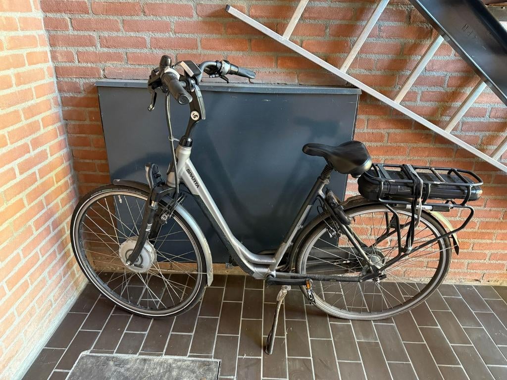 Sparta elektrische fiets - inclusief oplader, Fietsen en Brommers, Ophalen, Gebruikt, 30 tot 50 km per accu, Sparta
