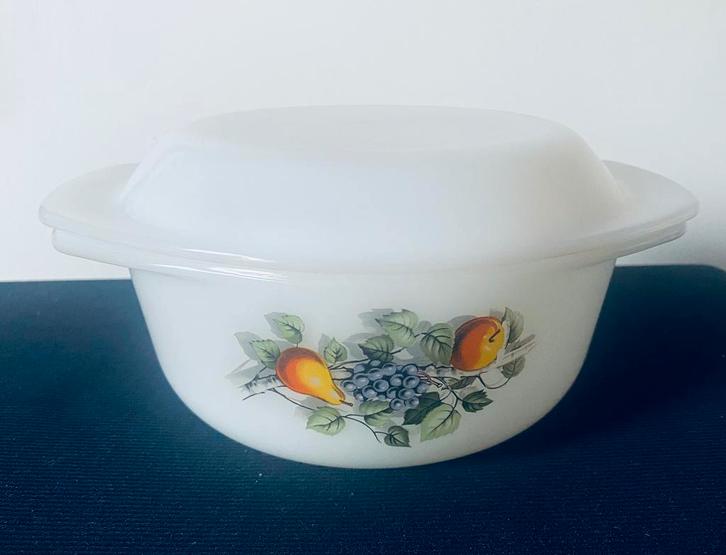 Arcopal schaal met deksel met fruitprint rondom., Huis en Inrichting, Keuken | Servies, Zo goed als nieuw, Schaal of Schalen, Overige stijlen