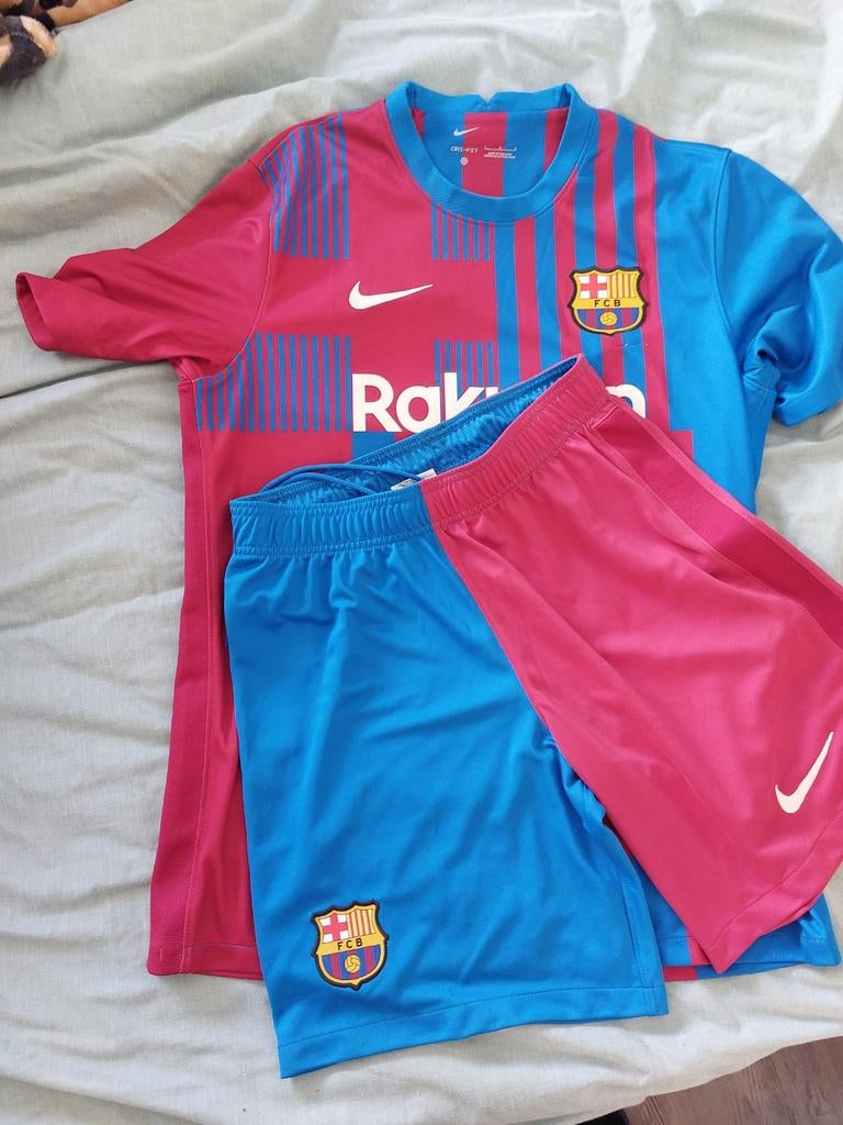 Voetbal tenue FCB, Maat L, Ophalen of Verzenden, Gebruikt, Overige typen