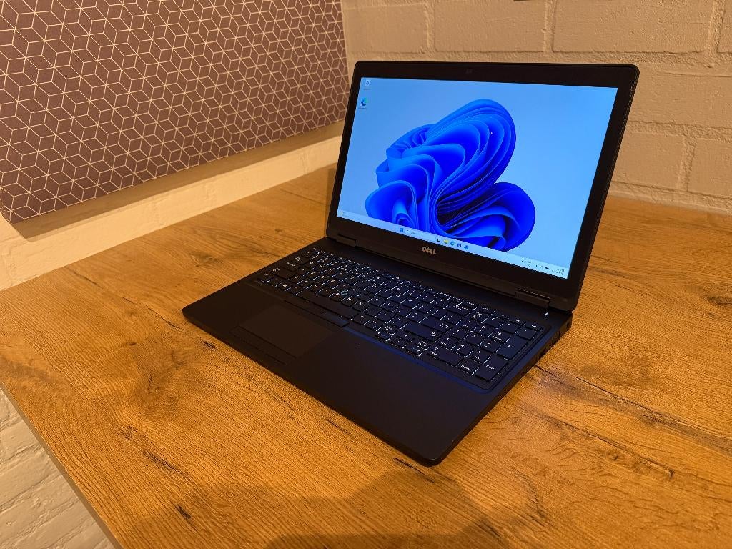 Dell Latitude 5590 (i5-8350u - 16gb - 256gb), Ophalen, 256 GB, Zo goed als nieuw, Dell