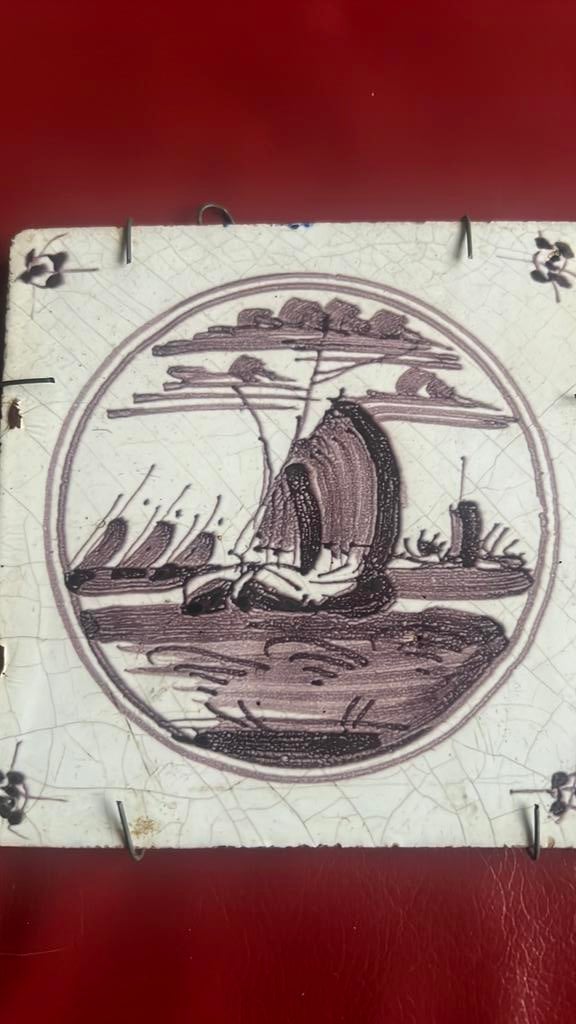 Antieke 18 eeuwse Mangaan tegel, Ophalen