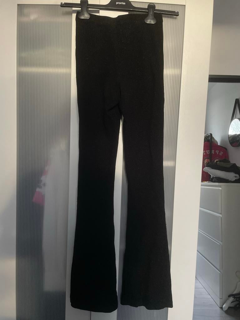 Zwarte glitter flair broek, Zwart, Ophalen of Verzenden, Zo goed als nieuw, Maat 36 (S)