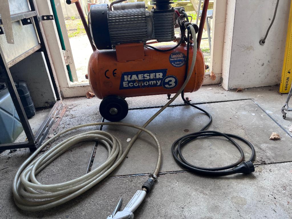 Compressor, Ophalen, Gebruikt, 6 tot 10 bar, Minder dan 200 liter/min