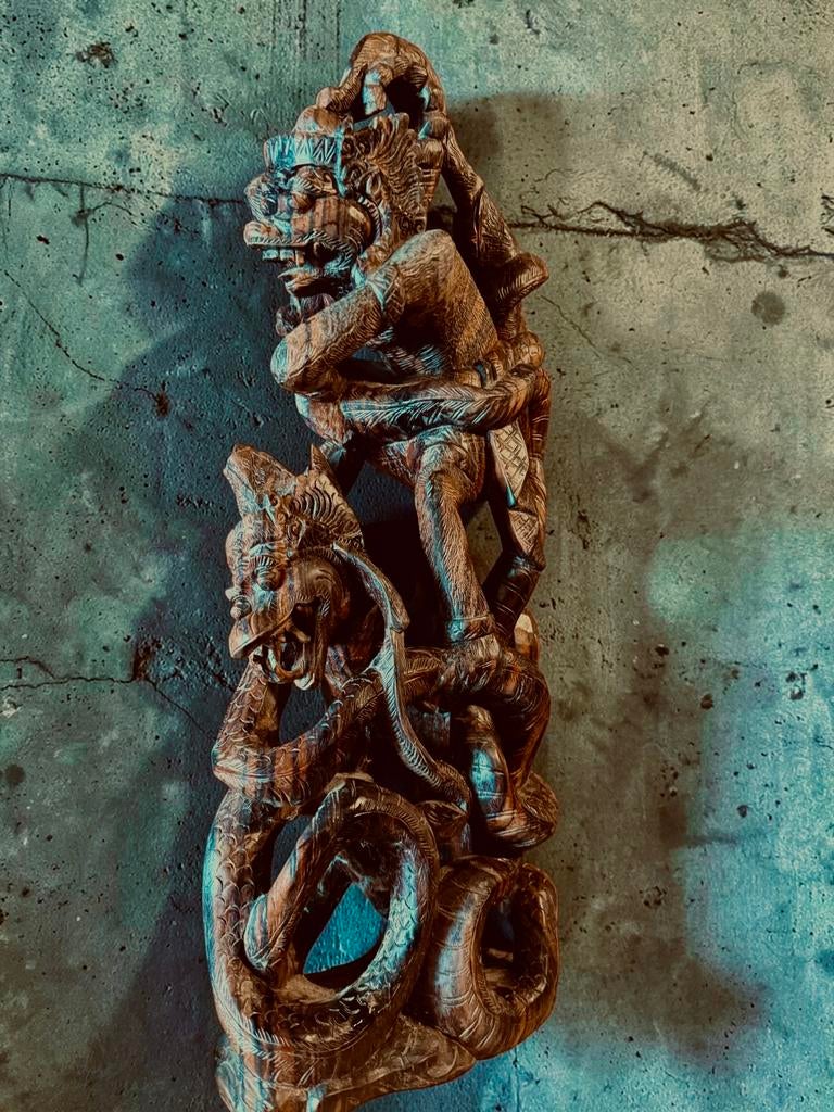 Fijn gesneden Balinees mythologisch houten beeld, Antiek en Kunst, Kunst | Beelden en Houtsnijwerken, Overige onderwerpen, Houtsnijwerk