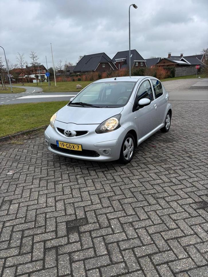 Toyota Aygo 1.0 12V Vvt-i 5DRS 2008 Grijs, Auto's, Toyota, Particulier, Aygo, Benzine, A, Hatchback, Handgeschakeld, Origineel Nederlands