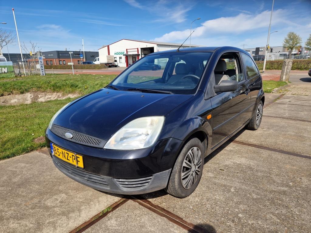 Ford Fiesta 1.25-16V Nieuwe apk! (bj 2004), Auto's, Ford, 1242 cc, 4 cilinders, 995 kg, Airbags