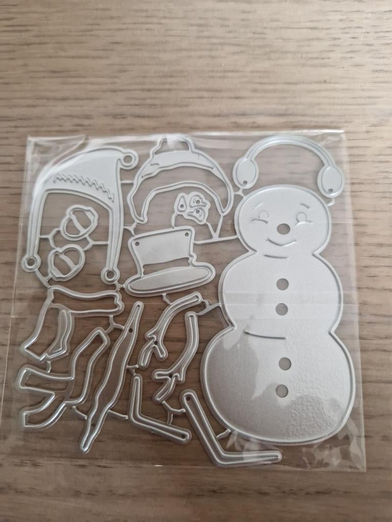 Snijmal Sneeuwpop met Accessoires - Nieuw, Hobby en Vrije tijd, Kaarten | Zelf maken, Nieuw, Ophalen of Verzenden