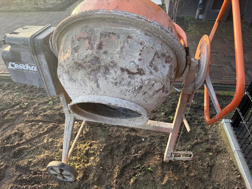 Betonmolen Lescha SM 145 S, Doe-het-zelf en Verbouw, Betonmolens, Ophalen, Gebruikt