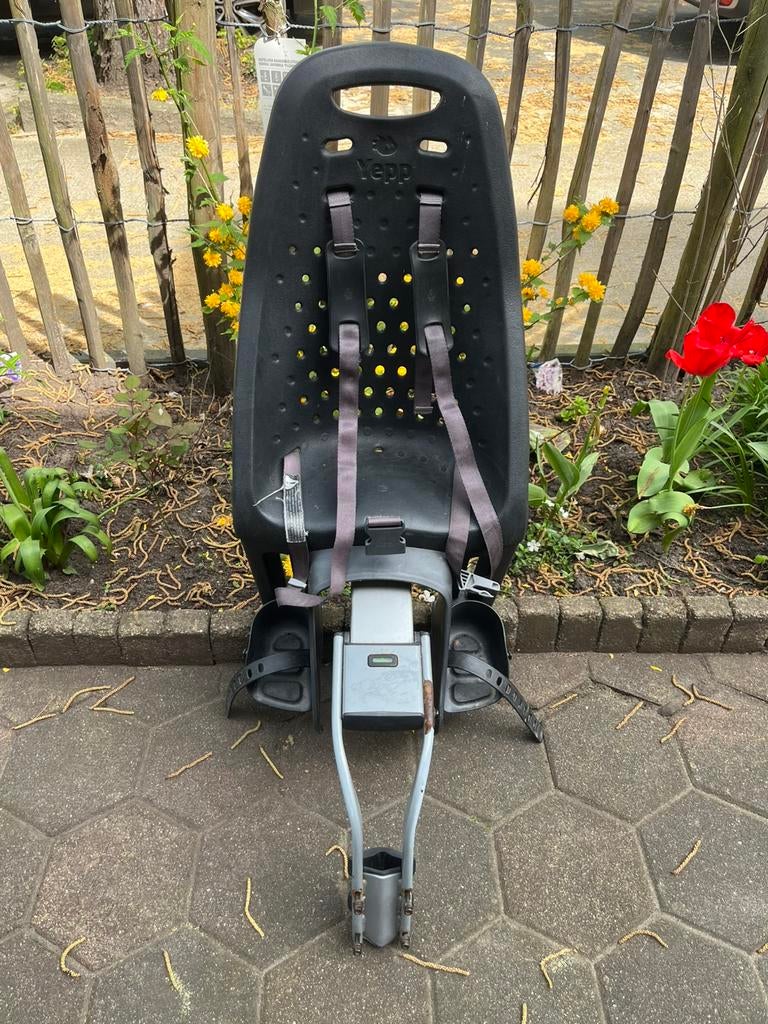 Fietszitje Thule Yepp Maxi, Fietsen en Brommers, Fietsaccessoires | Fietsstoeltjes, Achterzitje, Ophalen, 15 t/m 25 kg, Gebruikt