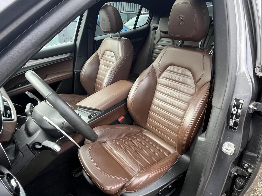 Alfa Romeo Stelvio 2.0 T AWD Veloce Special Edition Pano Tre, Auto's, Alfa Romeo, Automaat, Euro 6, 4 cilinders, Vierwielaandrijving