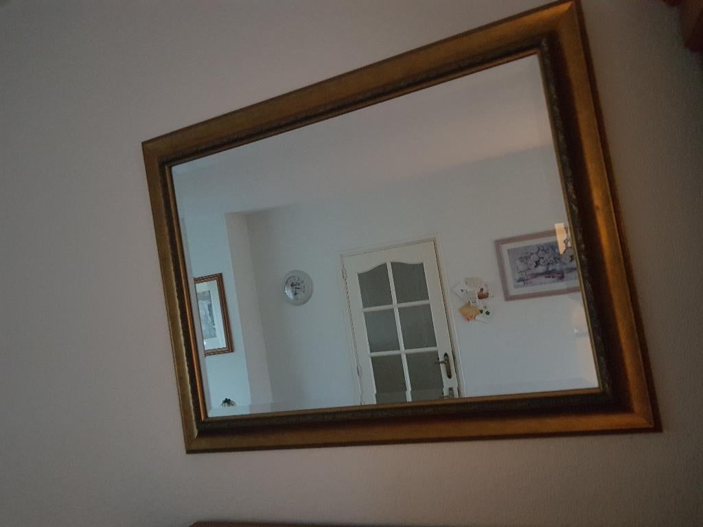 Goudkleur Vintage Spiegel maten. 60 bij 80 ingeslepen glas, Huis en Inrichting, Ophalen, Zo goed als nieuw, Minder dan 100 cm