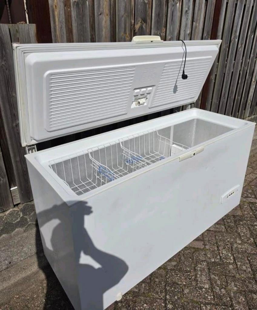 Whirlpool Diepvrieskist 365L Groot & Betrouwbaar, Witgoed en Apparatuur, Vriezers en Diepvrieskisten, 90 cm of meer, Ophalen