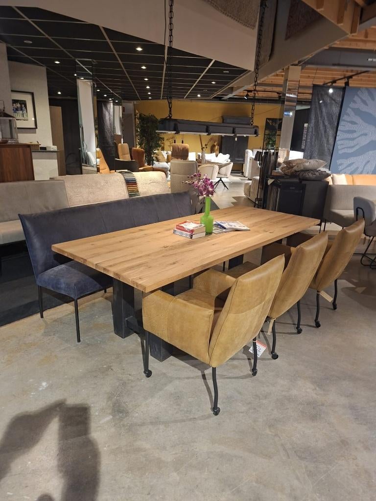 Eettafelbank en 3 stoelen Karin Chill Line in Concrete leder, Huis en Inrichting, Stoelen, Ophalen, Nieuw, Leer, Vijf, Zes of meer stoelen
