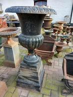 Gietijzeren tuinvaas op sokkel, Tuin en Terras, Tuinvazen, Ophalen, Gebruikt