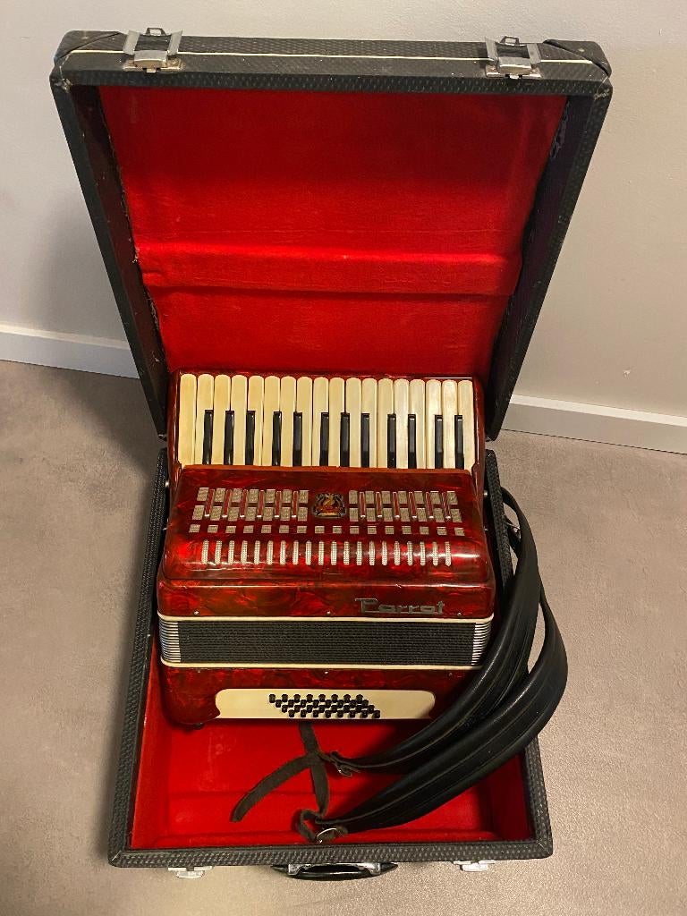 Parrot 32 bas met koffer en riemen, compleet!, Muziek en Instrumenten, Accordeons, Gebruikt, 32-bas, Met koffer, Toetsaccordeon