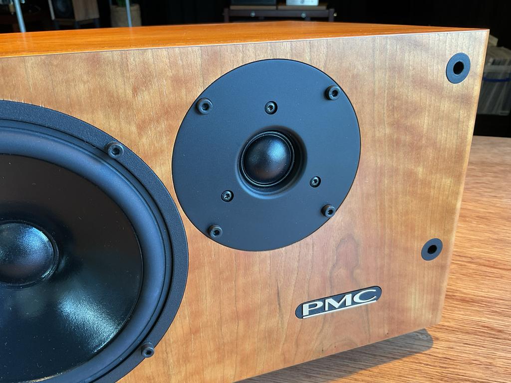 PMC TB2 -C centerspeaker N.O.S. (New Old Stock), Audio, Tv en Foto, Luidsprekers, Overige merken, Nieuw, Ophalen of Verzenden