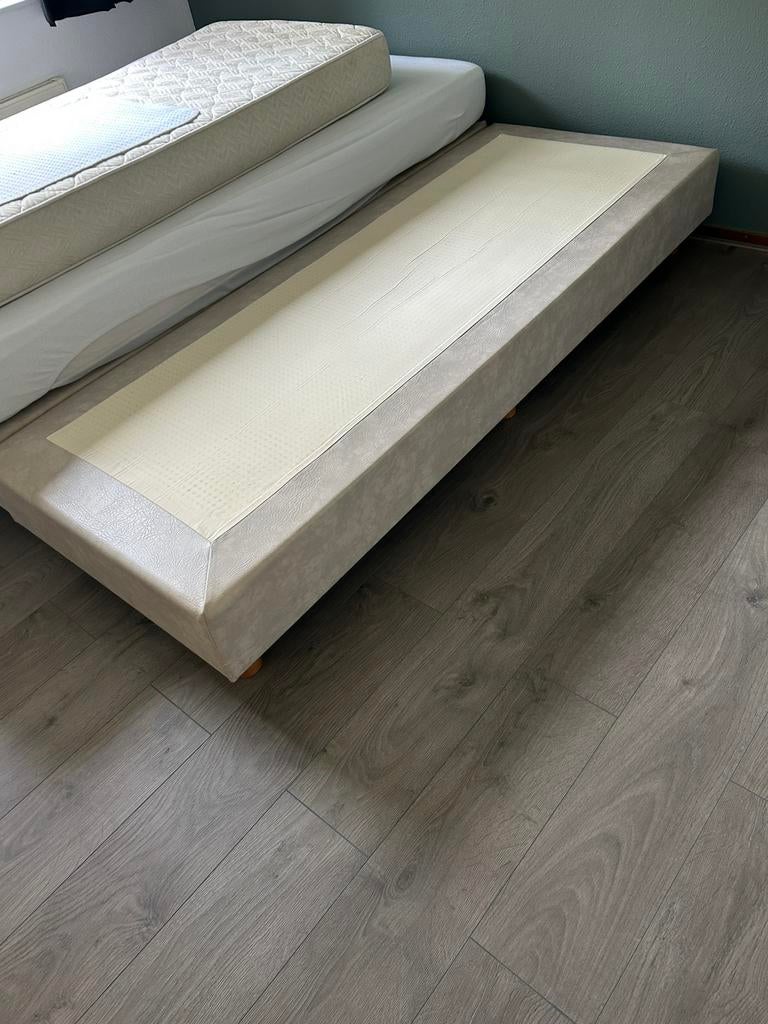 Gratis op halen 4 boxspring 1 persoons met matras, Ophalen, Gebruikt, Eenpersoons, 80 cm