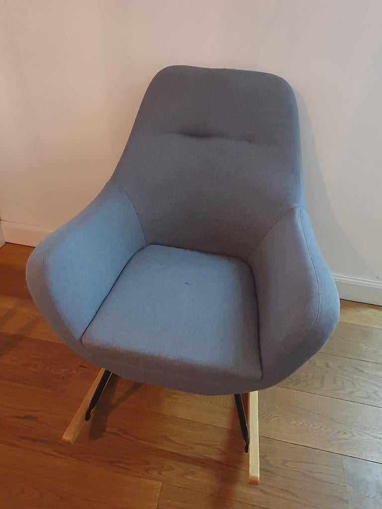 Mooie grijs-blauwe schommelstoel Jysk, Ophalen, Blauw, Zo goed als nieuw, Stof