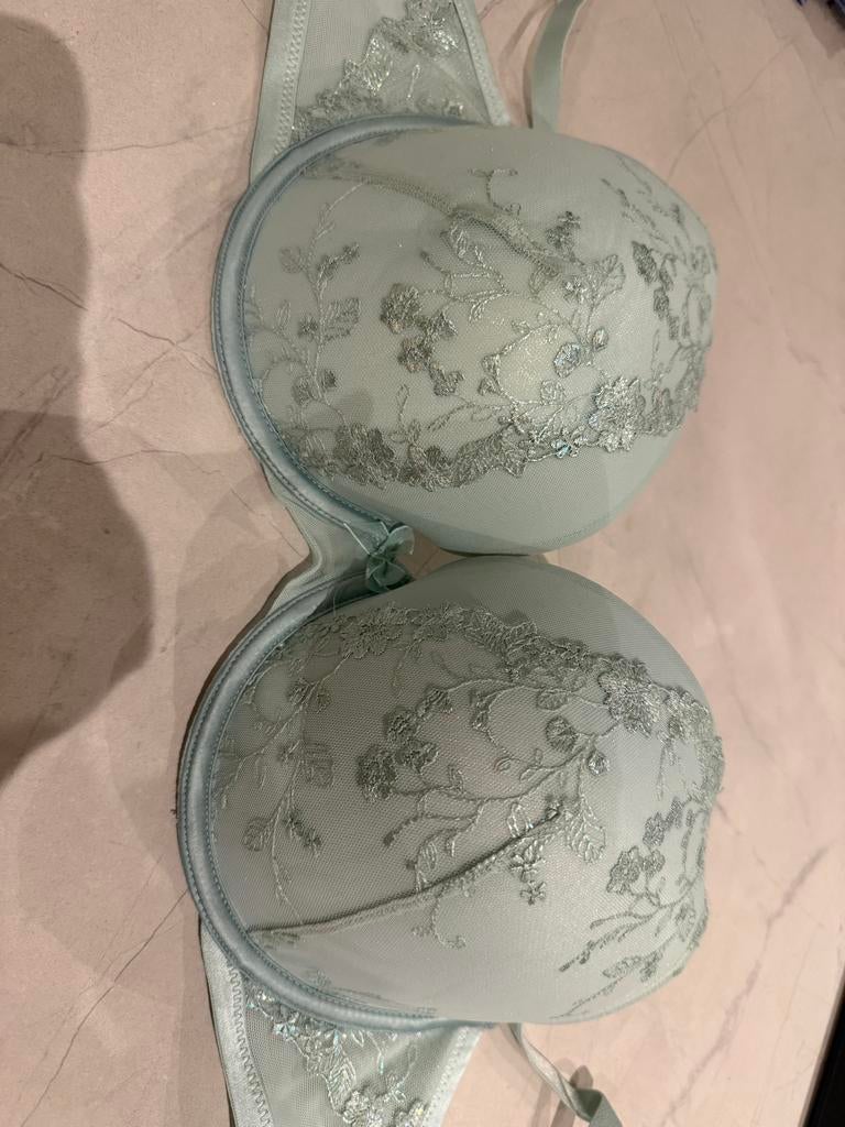 Nieuwe Hunkemöller BH met kant en bloemenpatroon, Kleding | Dames, Ondergoed en Lingerie, Ophalen of Verzenden, Groen, BH