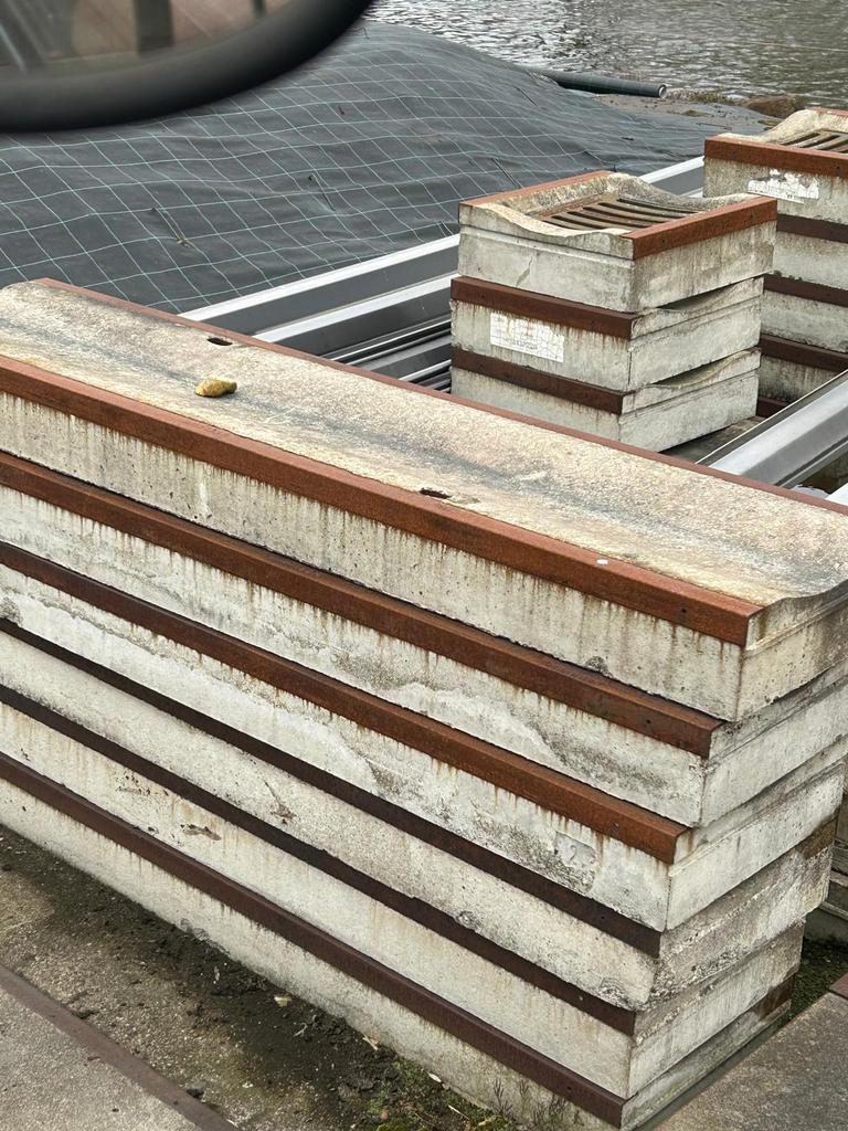 Te koop afwateringsgoot, Ophalen, Zo goed als nieuw