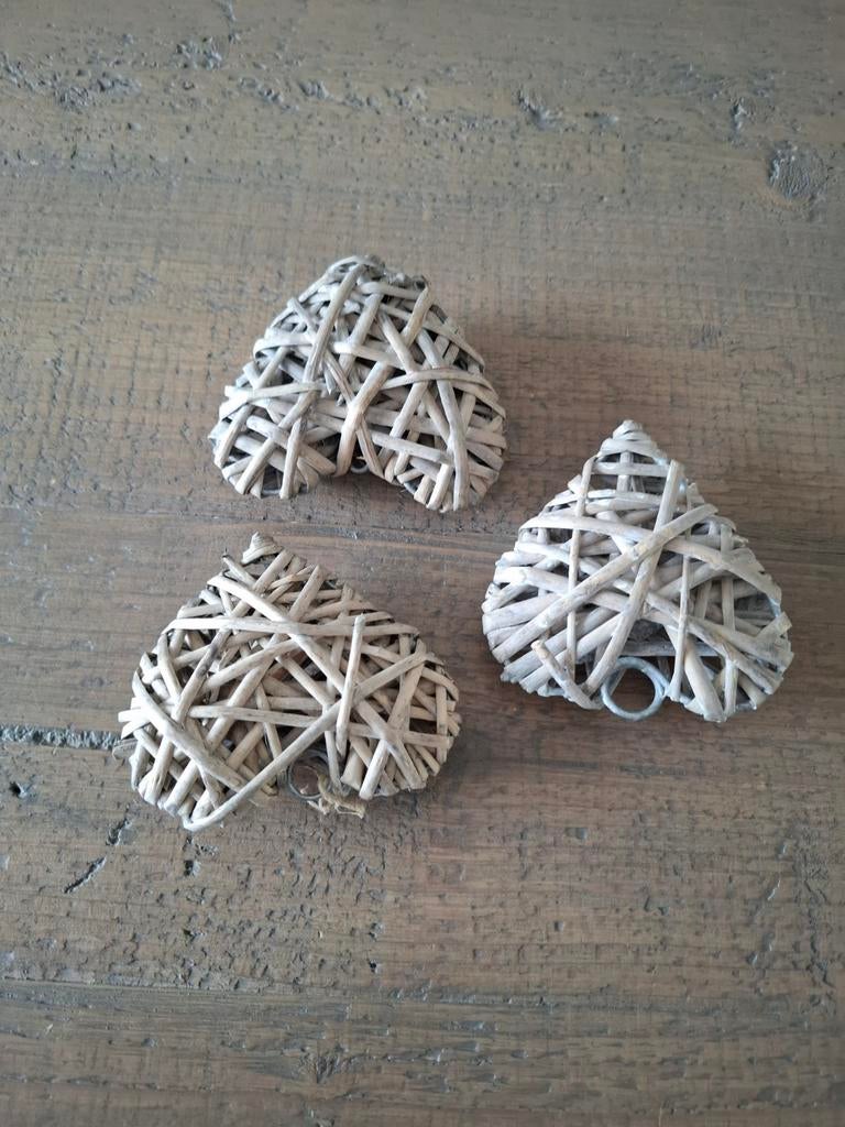 Set van 3 rieten hartjes | landelijke decoratie | wandhanger, Ophalen of Verzenden, Zo goed als nieuw