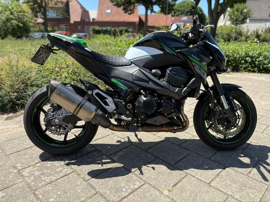Kawasaki z800 ABS Akrapovic uitlaatsysteem, 4 cilinders, Motorrijbewijs A, Particulier, Meer dan 35 kW