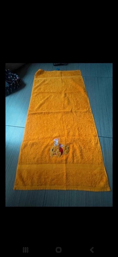 Nieuwe Winnie de Poeh handdoek, Ophalen of Verzenden, Nieuw, Oranje, Handdoek
