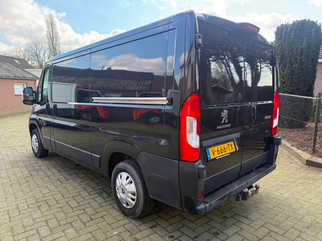 Peugeot Boxer 330 2.0 BlueHDI L2H1 Premium nette auto 2x sch, Auto's, Bestelauto's, Voorwielaandrijving, Gebruikt, Euro 6, 4 cilinders
