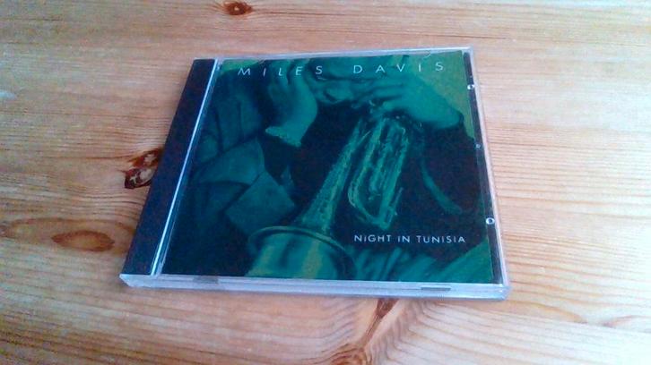 Miles Davis - Night In Tunisia, Cd's en Dvd's, Cd's | Jazz en Blues, Zo goed als nieuw, Jazz, 1980 tot heden, Ophalen of Verzenden