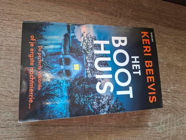 Het Boothuis - Keri Beevis (Thriller, 300 blz), Boeken, Thrillers, Gelezen, Ophalen of Verzenden