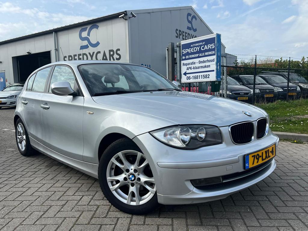 BMW 1-Serie 2.0 116I 5DRS 2010 Leer Clima Cruise, Auto's, 1-Serie, Achterwielaandrijving, 1995 cc, Zwart