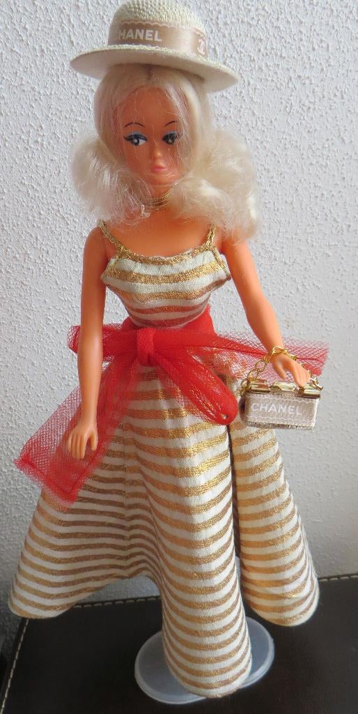 Barbie pop met jurk van Holliday Dance uit 1963, Verzamelen, Ophalen, Gebruikt, Fashion Doll