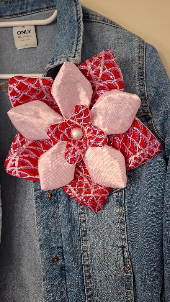 Broche/ corsage bloem (3), 10 cm of meer, Overige materialen, Nieuw, Ophalen of Verzenden