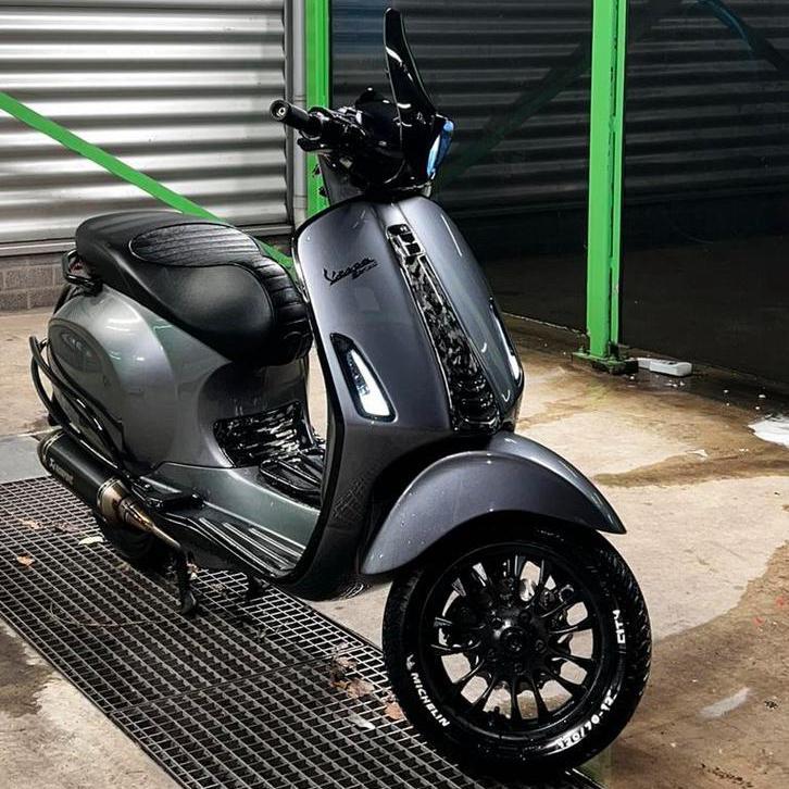 Vespa sprint 2017, Fietsen en Brommers, Scooters | Vespa, Zo goed als nieuw, Overige modellen, Benzine, Verzenden