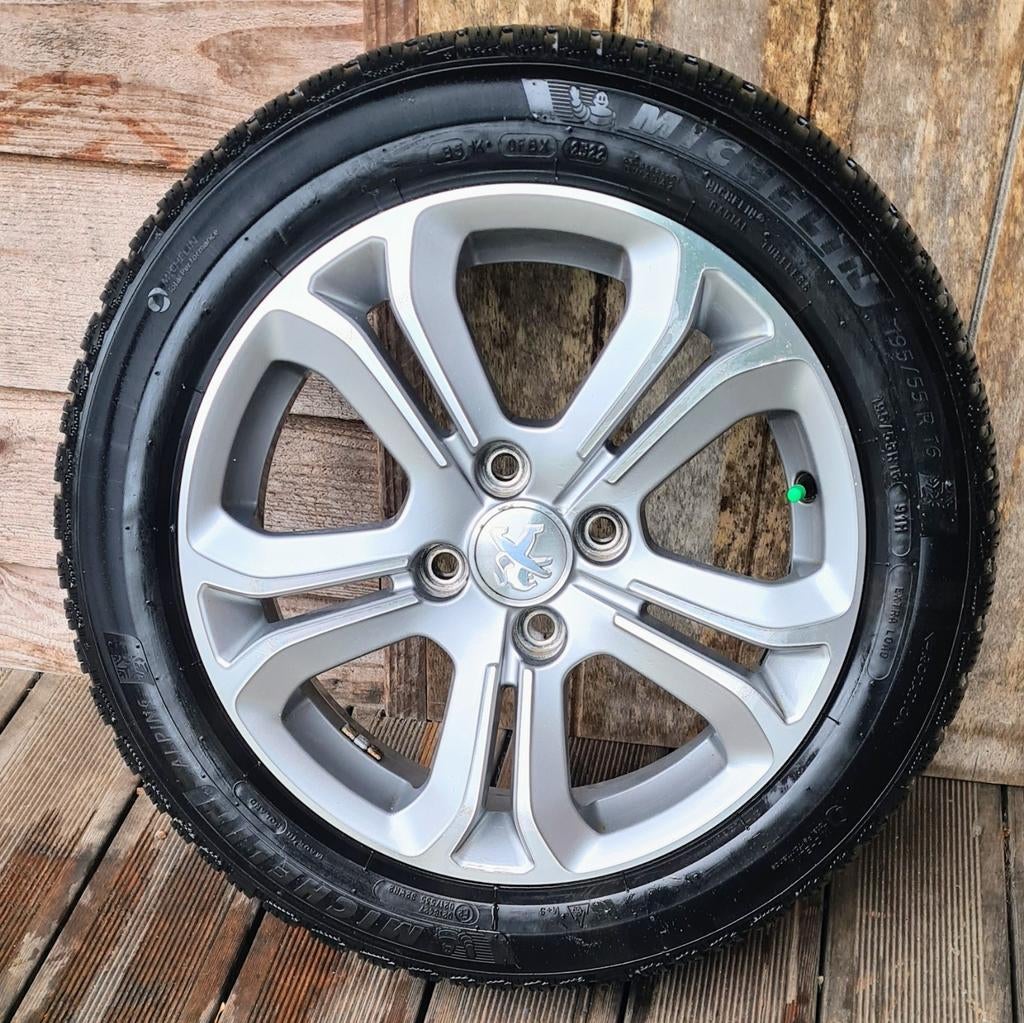 Winterbanden 16 inch voor Peugeot 208, Auto-onderdelen, Banden en Velgen, 16 inch, Banden en Velgen, 195 mm, Winterbanden