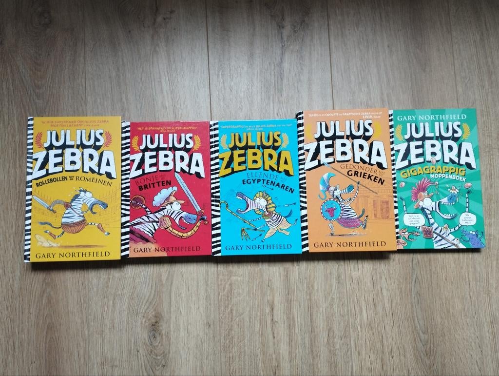 Eerste 4 delen Julius Zebra en moppenboek, Boeken, Ophalen of Verzenden, Zo goed als nieuw, Gary Northfield, Fictie algemeen