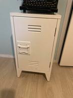 2 Houten Nachtkastjes - Locker Look, Ophalen, Gebruikt