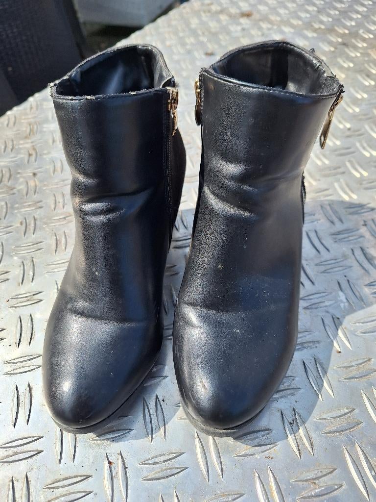 Hoge schoenen / enkellaarsjes met hak, Zwart, Lage of Enkellaarzen, Ophalen of Verzenden, Onbekend