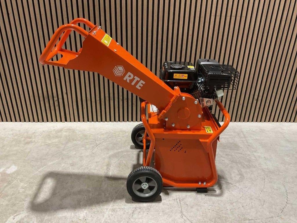 Rte 6779 houthakselaar‼️, Ophalen, Nieuw, Benzine, Met opvangbak