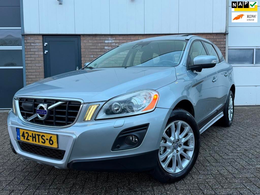 Volvo XC60 2.4D AWD Summum PANO/NL AUTO/VOL OPTIES !, Auto's, Automaat, 1716 kg, Gebruikt, 197 €/maand