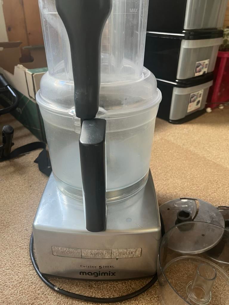 Magimix 5200XL Foodprocessor met veel accessoires, Ophalen, Gebruikt, 3 snelheden of meer