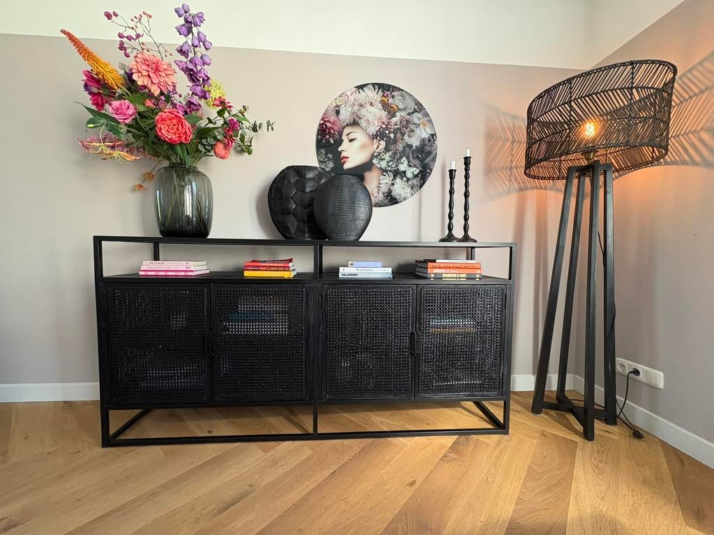 Zwart dressoir, Huis en Inrichting, Kasten | Dressoirs, Ophalen, Zo goed als nieuw, 25 tot 50 cm