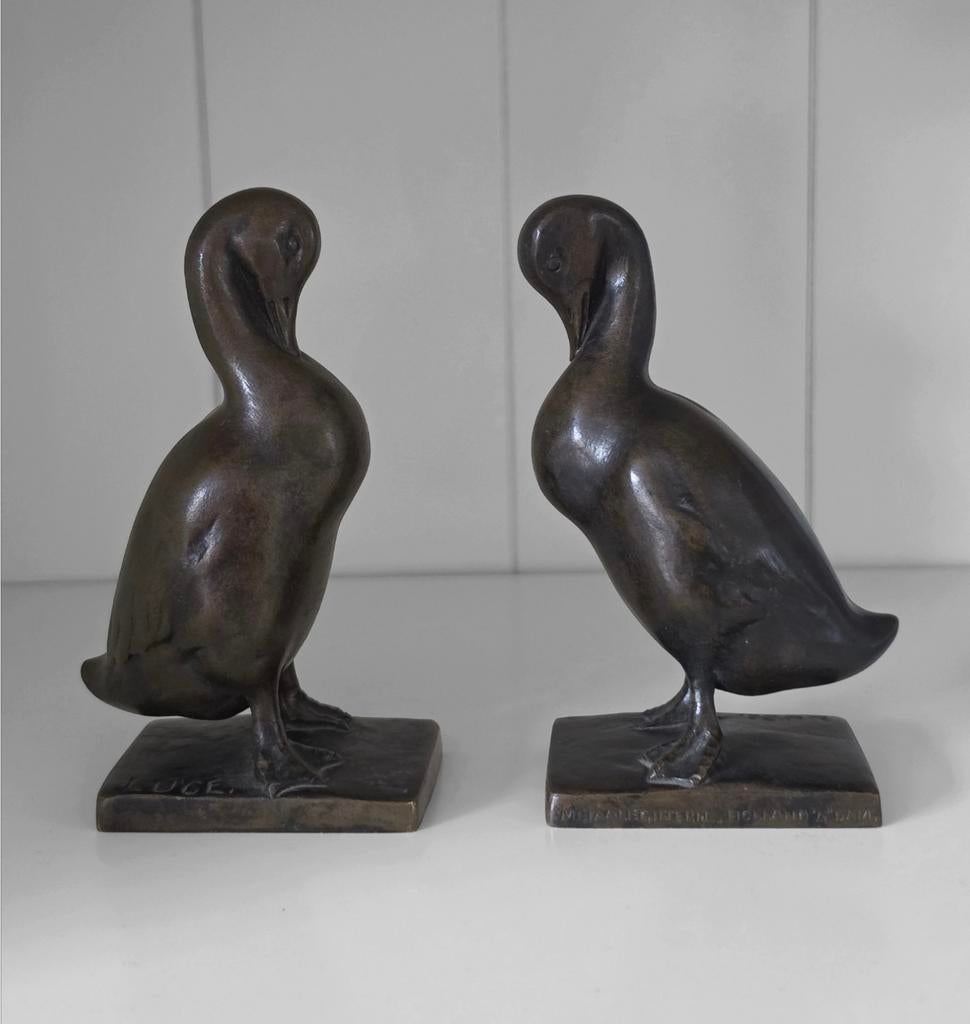 Twee Amsterdamse school ( Art Deco ) ganzen uitvoering Brons, Ophalen of Verzenden, Brons